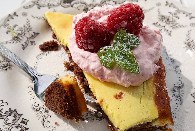 Cheesecake from Norway with berries