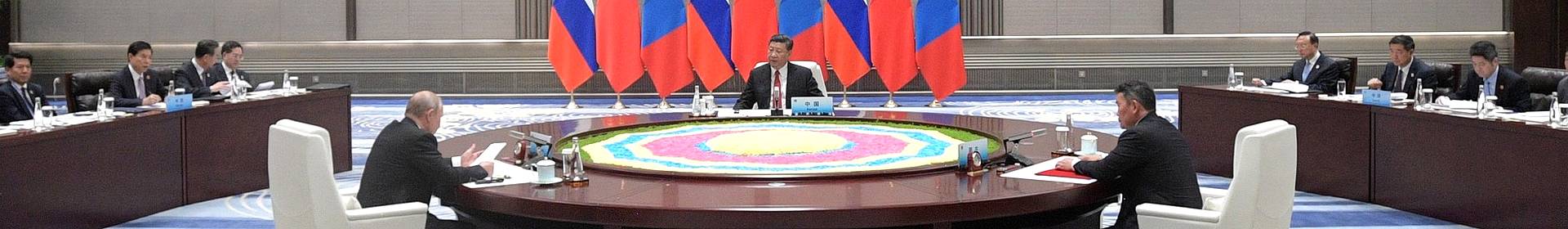 Conference table with Chinese Premier