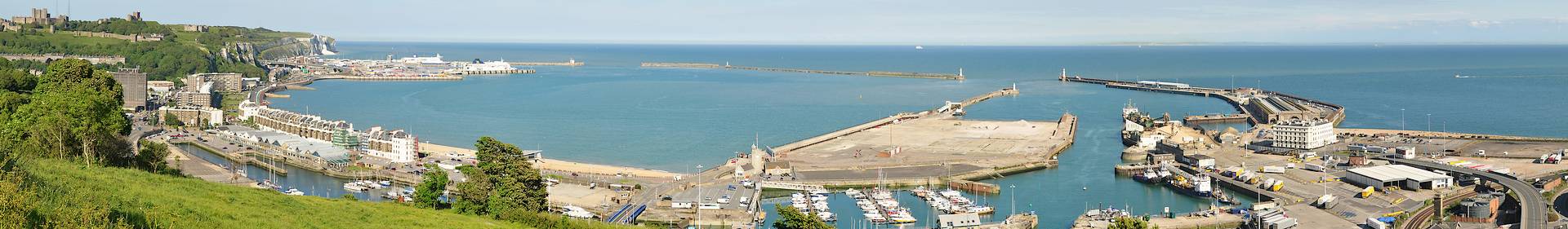 Panoramic view of Dover harbour